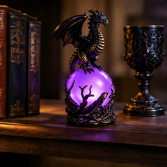 Figurină Gotică Dragon Negru cu Glob Luminos LED Violet, Sculptură Rășină, Lampă Veghe