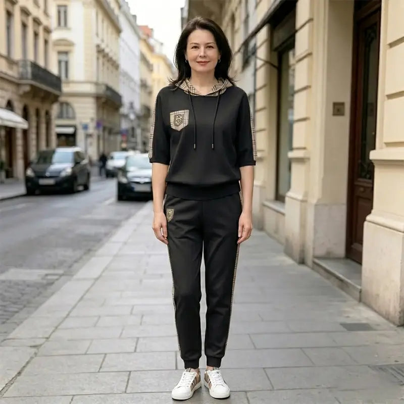 Trening de Damă Confortabil cu Glugă și Buzunare – Set Casual Perfect pentru Timp Liber