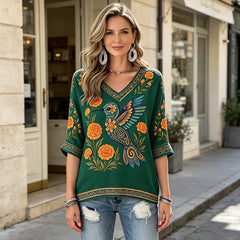 Tricou cu decolteu în V și imprimeu retro, plin de farmec