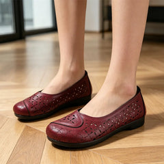 🌸【Atât de moi încât nu vrei să îi mai dai jos】Sandale elegante cu perforații și talpă moale confortabilă
