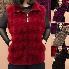 Vestă călduroasă din fleece tip nurcă, care combină stilul și căldura