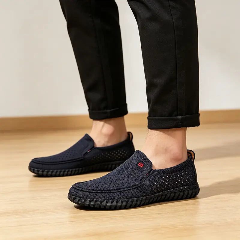 Mocasini din pânză cu talpă flexibilă din cauciuc: moi, respirabili, antiderapanți și stil casual. Mărimi 38-45.