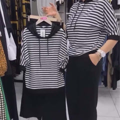 💥 REDUCERI 💥 Set de top în dungi și pantaloni uni pentru femei