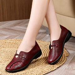 🌸【Atât de moi încât nu vrei să îi mai dai jos】Sandale elegante cu perforații și talpă moale confortabilă