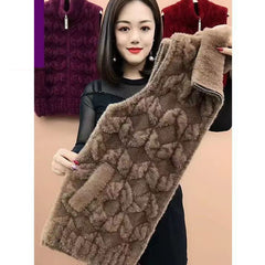 Vestă călduroasă din fleece tip nurcă, care combină stilul și căldura