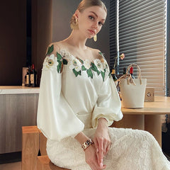 [Stil celebritate] Cămașă elegantă și șic din satin brodată