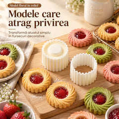 ✨ Formă Presabilă de Copt pentru Fursecuri cu Gem și Tarte (Model Floral 3D) 🍓 | 🍪 Rezultate Perfecte din 3 Pași · Antiaderentă · Cumpără 1 și Primești 1 CADOU 🎁 (Set 2 Buc)