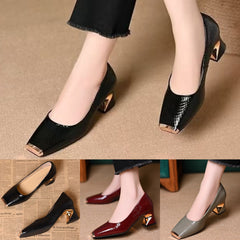 ✨【Cel mai bine vândut articol din magazin】🔥Pantofi eleganți din piele stil francez, cu toc lat, din piele de lux cu model de șarpe și vârf metalic