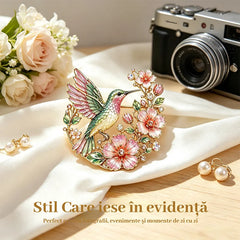🕊️🌸Broșă premium elegantă cu colibri, flori și aplicații strălucitoare