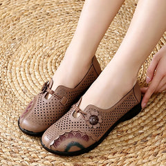 🌸【Atât de moi încât nu vrei să îi mai dai jos】Sandale elegante cu perforații și talpă moale confortabilă
