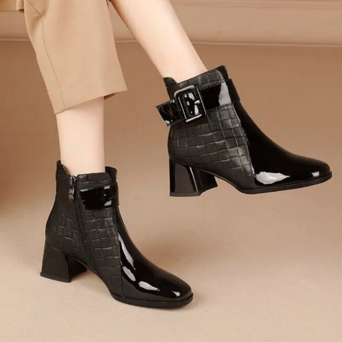 Cizme din piele pentru femei, elegante, moderne, cu toc
