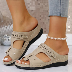 👡【Piele naturală integrală îmbunătățită】Papuci la modă cu platformă tip pană și inel decorativ