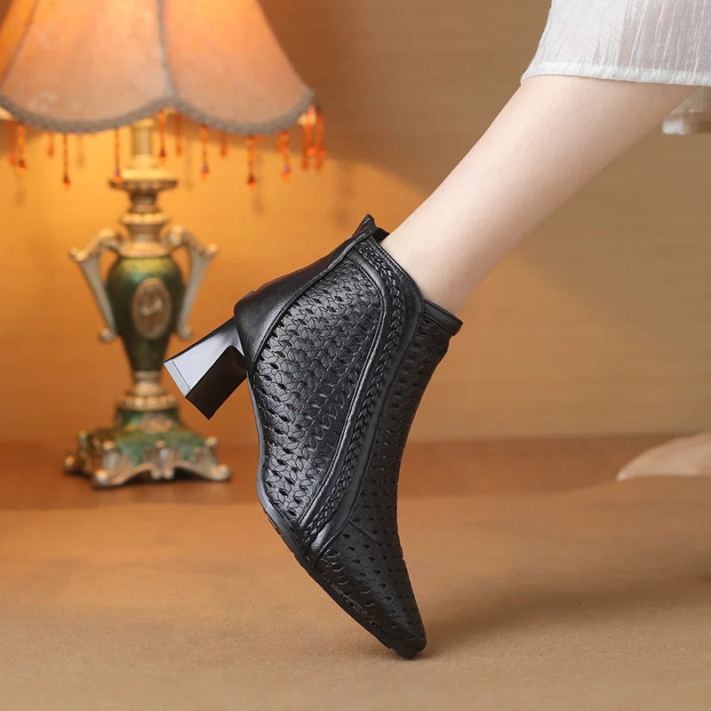 👢✨ Botine moderne din piele naturală cu design perforat – elegante, rafinate și cu aspect premium