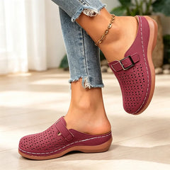 👡【Înălțare discretă】Papuci retro la modă, cu vârf acoperit și design decupat