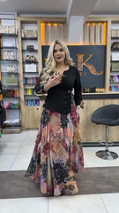 aceasta este o rochie frumoasă