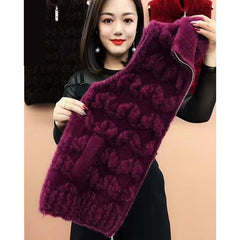 Vestă călduroasă din fleece tip nurcă, care combină stilul și căldura