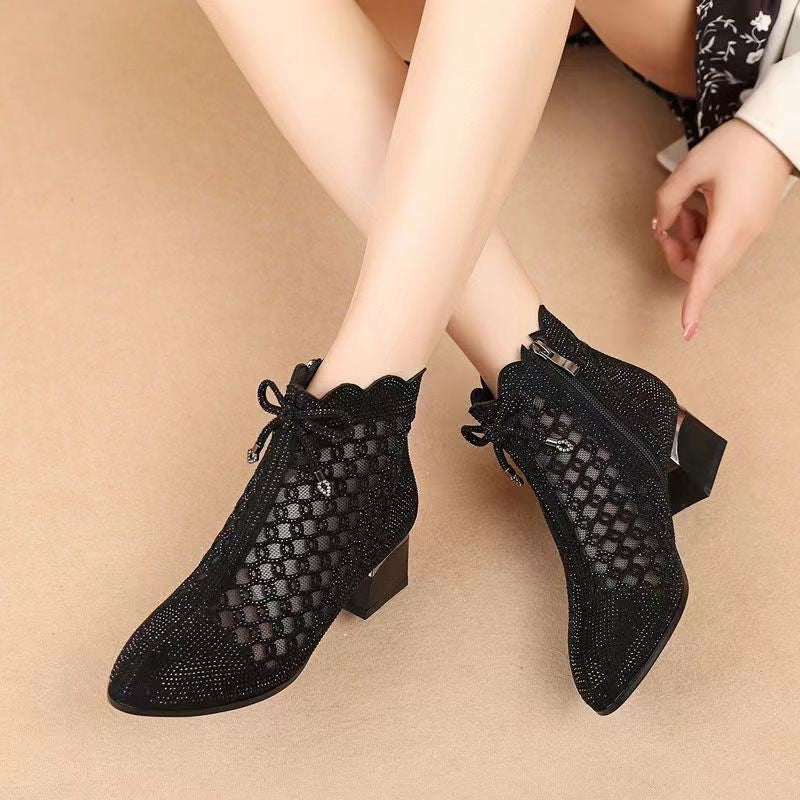 👠【Cel mai bine vândut produs din magazin】 Botine din piele cu talpă groasă și design din plasă, respirabile – pline de stil!