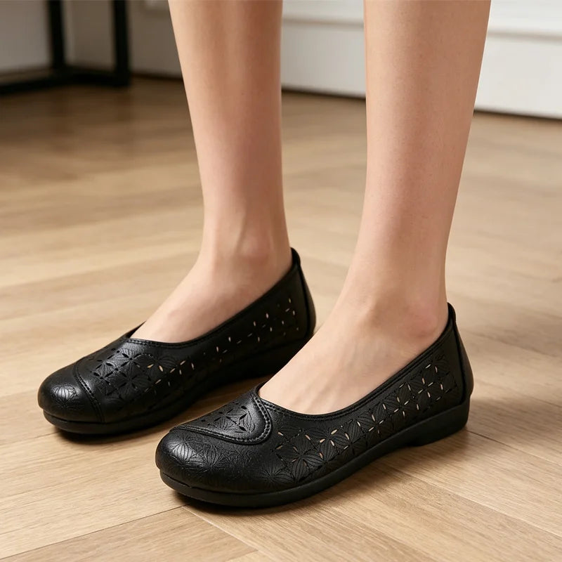 🌸【Atât de moi încât nu vrei să îi mai dai jos】Sandale elegante cu perforații și talpă moale confortabilă