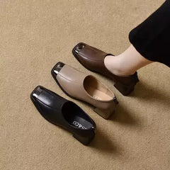 Noi pantofi moderni din piele moale, de înaltă calitate, cu toc gros