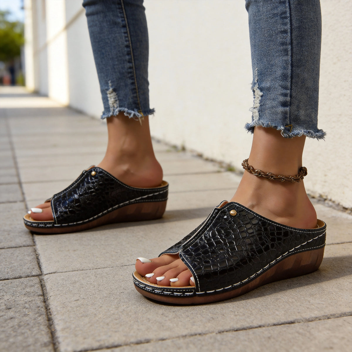 Papuci Damă din Piele Naturală | Model Crocodil | Talpă Confortabilă | Mărimi 36-43
