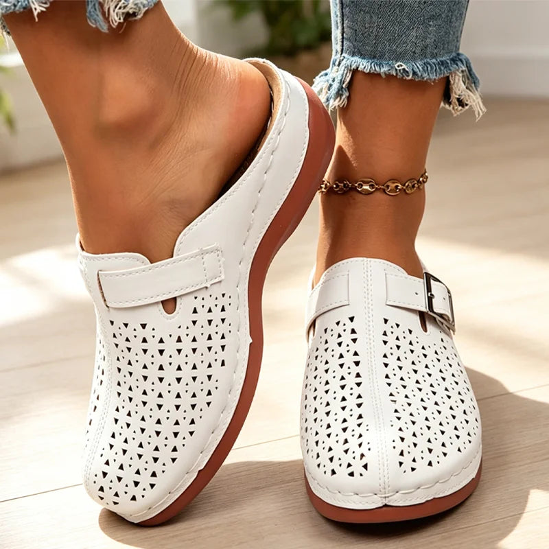 👡【Înălțare discretă】Papuci retro la modă, cu vârf acoperit și design decupat