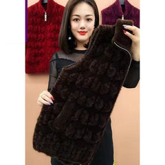 Vestă călduroasă din fleece tip nurcă, care combină stilul și căldura