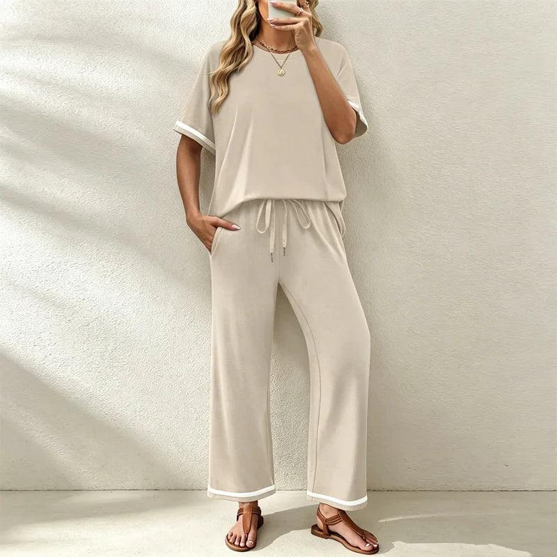 Compleu Casual de Damă din Două Piese, Tricou cu Gât Rotund și Pantaloni Lungi Largi – Detalii cu Dungi Finisate, Material Moale, Respirabil și Elastic
