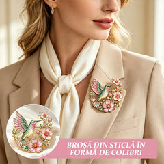 🕊️🌸Broșă premium elegantă cu colibri, flori și aplicații strălucitoare